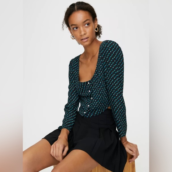 Aritzia Tops - Sunday Best Kissy Blouse, Size M